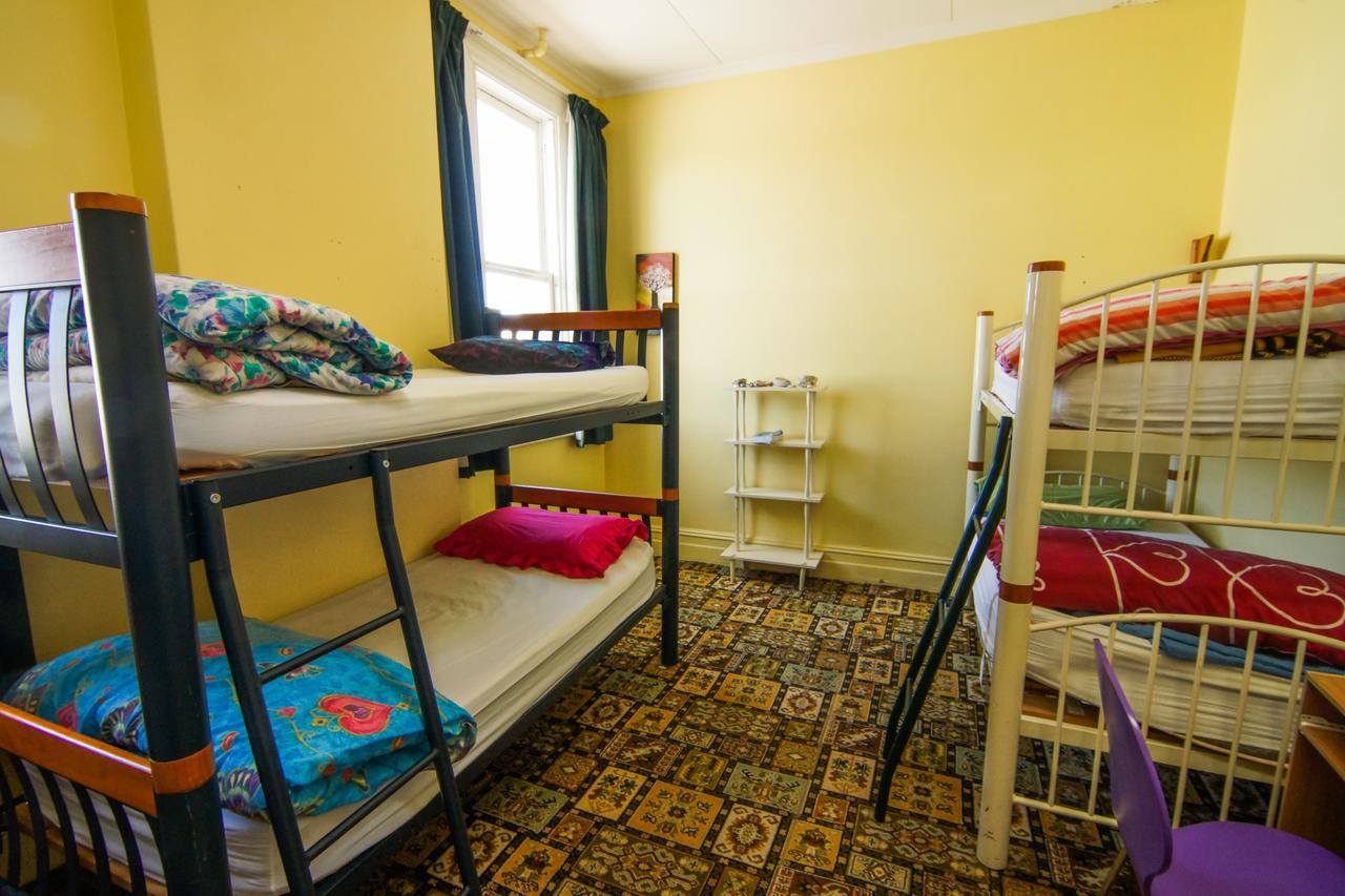 Empire Backpackers Hostel *